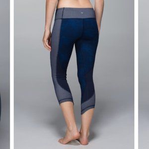 EUC LULULEMON Wunder Under Crop Pant Size 8 Sashico Inkwell Blue